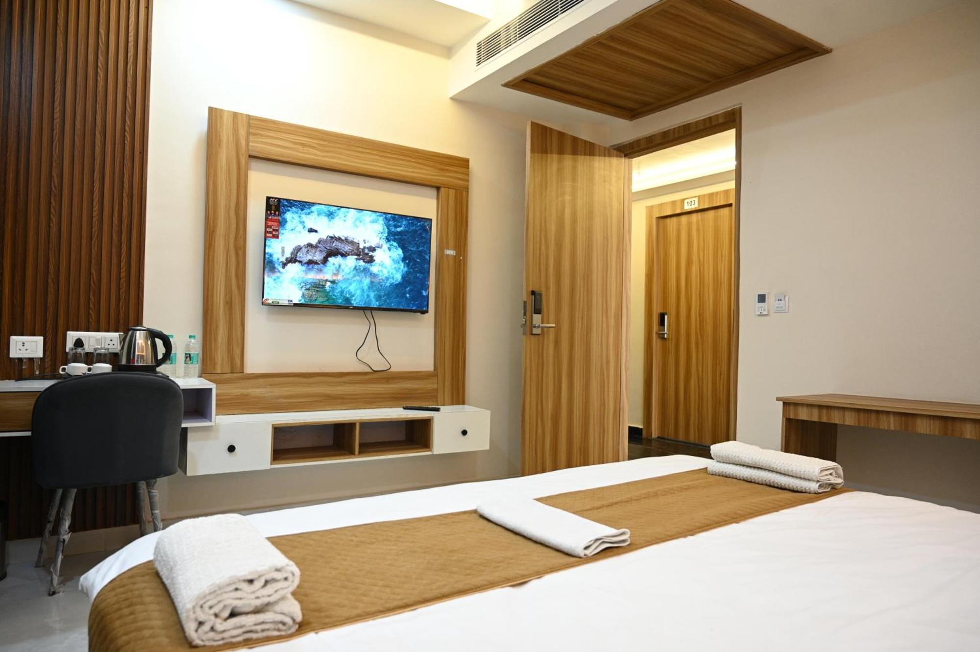 The Janki Hotel Ayodhya Экстерьер фото